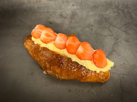 Aardbei room croissant